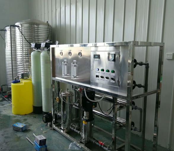  鶴壁2噸單級工業反滲透設備安裝現場 河南工業反滲透設備廠家